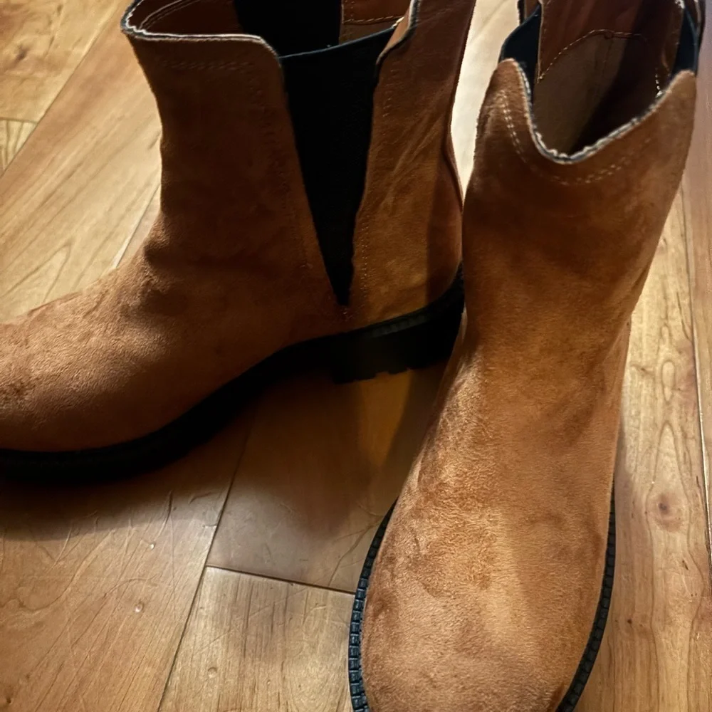 Zby brown suede